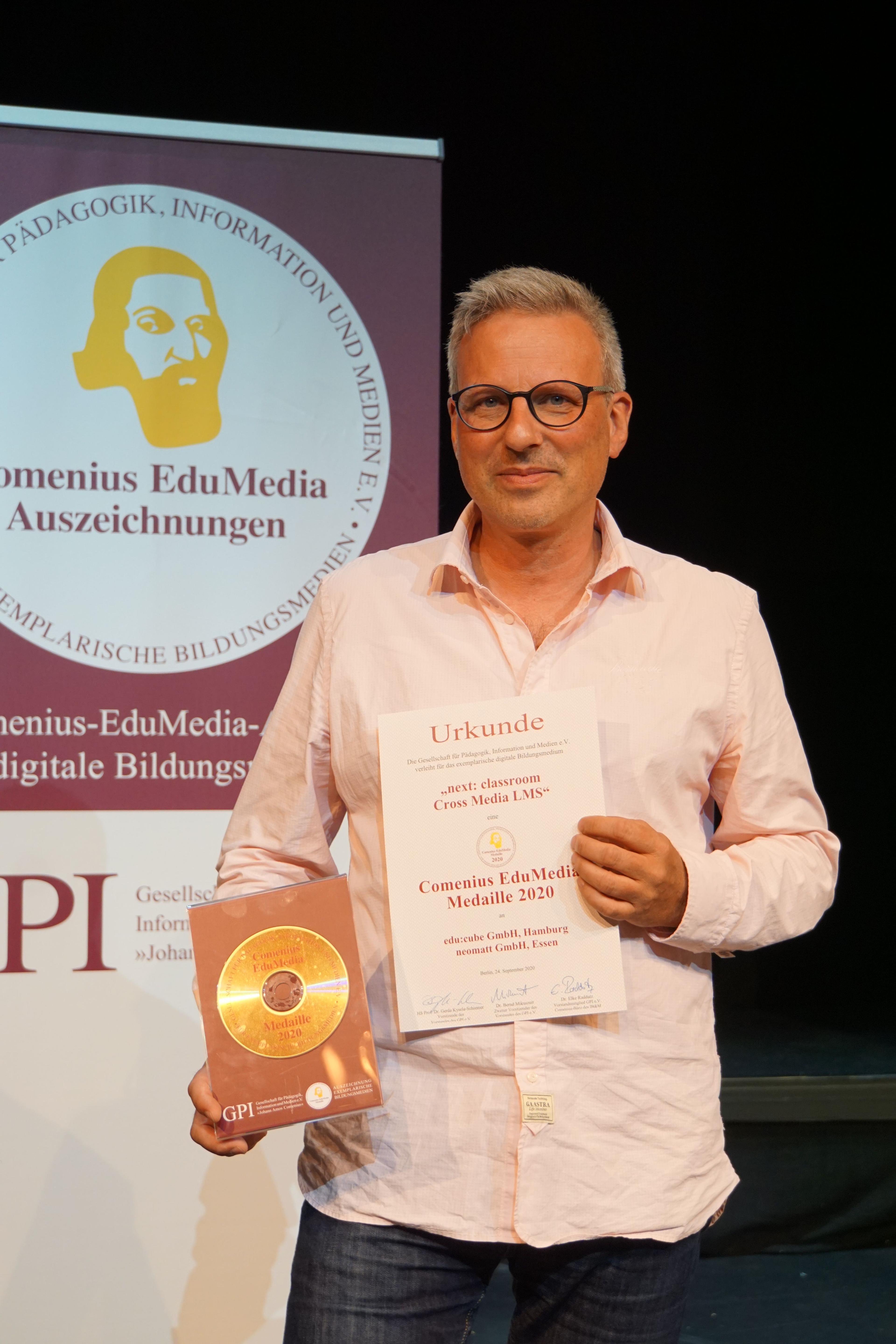 Steffen Schuster mit der Comenius EduMedia Medaille